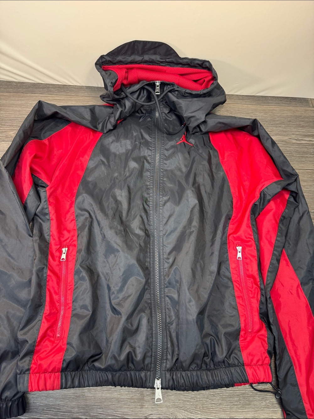 Nike AirJordan Men's Black and Red Hooded Windbreaker Sz small